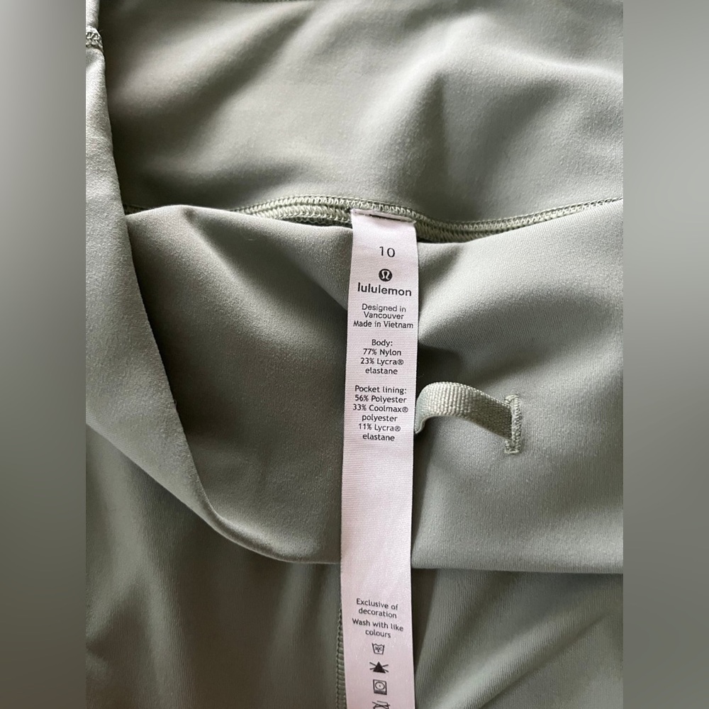 Lululemon Wunder Train High Rise Tight 25” sz 10
